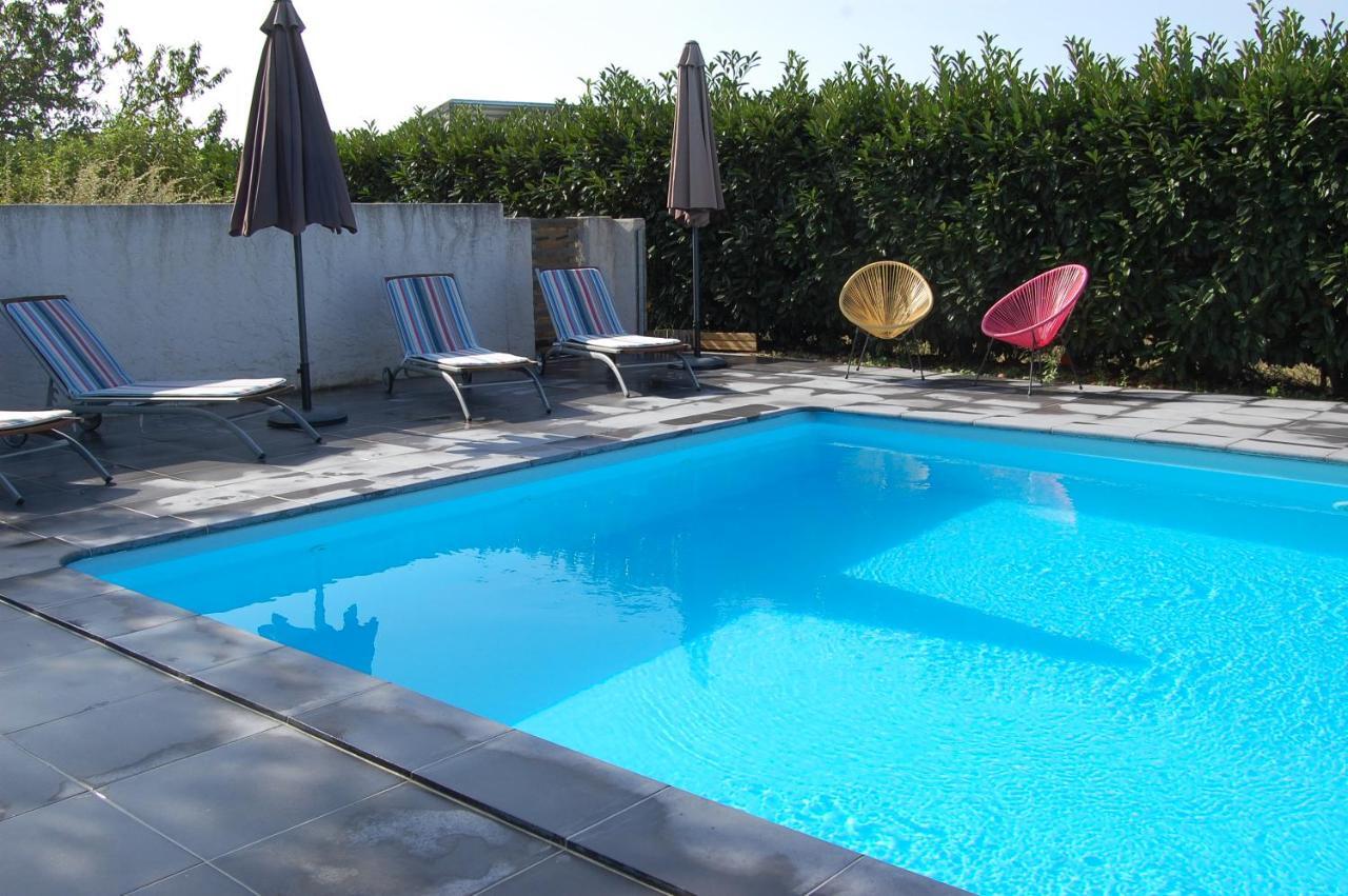 Le Comptoir Des Ecoliers Bed & Breakfast Gemozac Exterior photo
